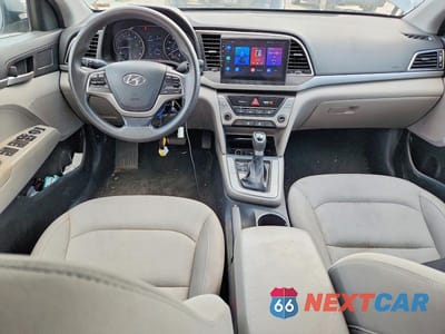Zdjęcie 8 z 12 samochodu: 2017 HYUNDAI ELANTRA SE VIN:KMHD74LF6HU071966 - miniatura
