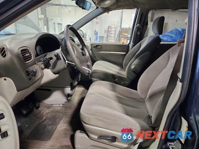 Zdjęcie 7 z 13 samochodu: 2007 CHRYSLER TOWN & COUNTRY LX VIN:1A4GJ45R57B248263 - miniatura