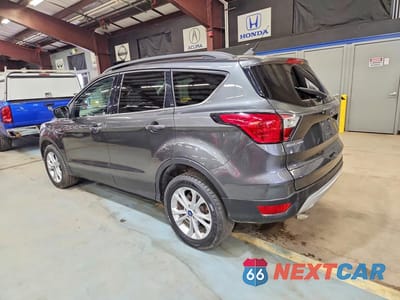 Drugie zdjęcie samochodu z przodu: 2019 FORD ESCAPE SEL VIN:1FMCU9HD3KUA48693 - miniatura