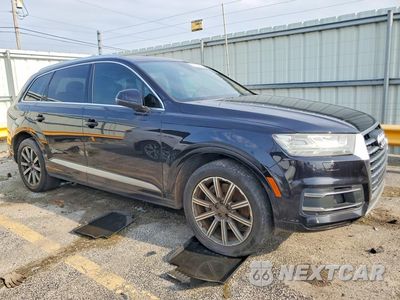 Czwarte zdjęcie samochodu z boku: 2017 AUDI Q7 PREMIUM PLUS VIN:WA1LAAF7XHD017939 - miniatura