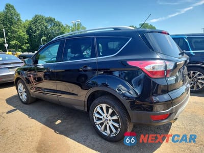 Drugie zdjęcie samochodu z przodu: 2017 FORD ESCAPE TITANIUM VIN:1FMCU9JD7HUE62613 - miniatura
