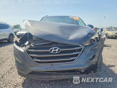 Piąte zdjęcie samochodu w środku: 2016 HYUNDAI TUCSON SE VIN:KM8J33A4XGU128971 - miniatura