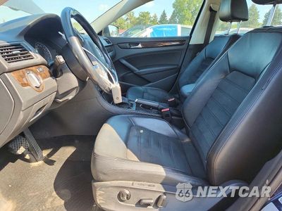 Zdjęcie 7 z 12 samochodu: 2015 VOLKSWAGEN PASSAT SEL VIN:1VWCS7A3XFC052474 - miniatura