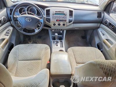 Zdjęcie 8 z 12 samochodu: 2011 TOYOTA TACOMA V6 VIN:3TMLU4EN1BM067784 - miniatura