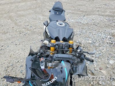 Piąte zdjęcie samochodu w środku: 2024 SUZUKI GSX-R1000 R VIN:JS1DM11H2R7100437 - miniatura