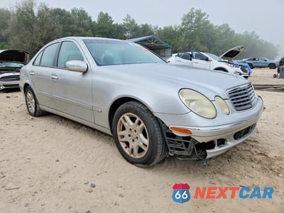 Czwarte zdjęcie samochodu z boku: 2004 MERCEDES-BENZ E 320 VIN:WDBUF65J24A454902 - miniatura