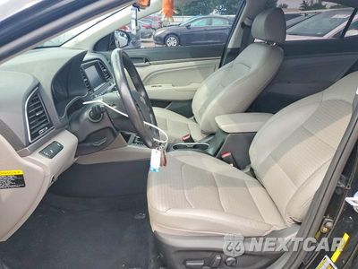 Zdjęcie 7 z 12 samochodu: 2017 HYUNDAI ELANTRA LIMITED VIN:KMHD84LF4HU266977 - miniatura