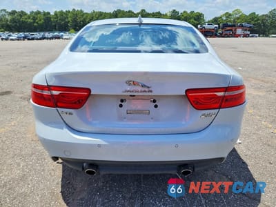 Zdjęcie 6 z 12 samochodu: 2017 JAGUAR XE FIRST EDITION VIN:SAJAN4BV4HA948740 - miniatura