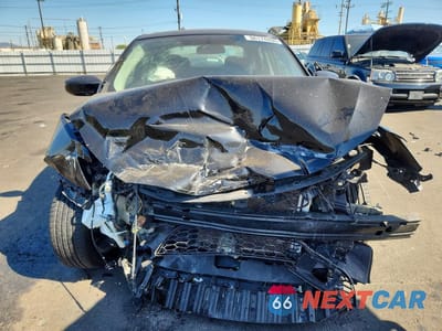 Piąte zdjęcie samochodu w środku: 2018 NISSAN SENTRA SV VIN:3N1AB7AP6JY308982 - miniatura