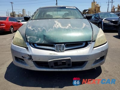 Piąte zdjęcie samochodu w środku: 2003 HONDA ACCORD EX VIN:JHMCM56683C009895 - miniatura