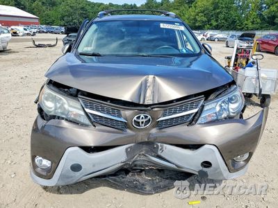 Piąte zdjęcie samochodu w środku: 2015 TOYOTA RAV4 XLE VIN:2T3RFREV9FW260383 - miniatura