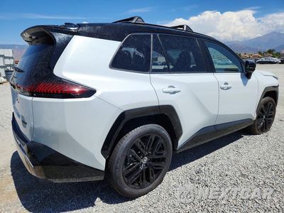 Trzecie zdjęcie samochodu z tyłu: 2026 TOYOTA RAV4 PLUG-IN HYBRID XSE VIN:JTM7ERAV9TD010599 - miniatura