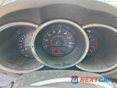Zdjęcie 9 z 12 samochodu: 2011 KIA SORENTO LX VIN:5XYKTCA18BG031518 - miniatura