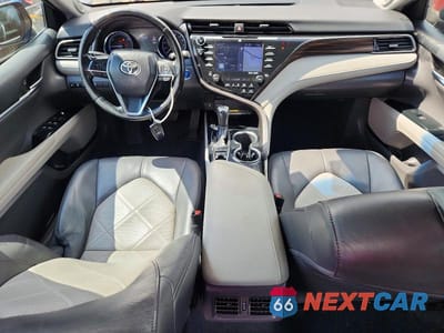 Zdjęcie 8 z 12 samochodu: 2019 TOYOTA CAMRY HYBRID XLE VIN:4T1B21HKXKU514895 - miniatura