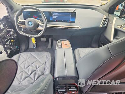 Zdjęcie 8 z 12 samochodu: 2023 BMW IX XDRIVE50 VIN:WB523CF06PCM65749 - miniatura