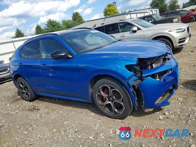 Czwarte zdjęcie samochodu z boku: 2022 ALFA ROMEO STELVIO TI VIN:ZASPAKBN2N7D29756 - miniatura