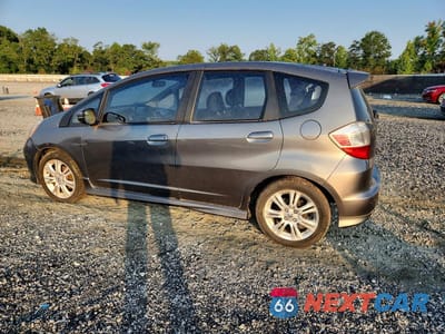 Drugie zdjęcie samochodu z przodu: 2011 HONDA FIT SPORT VIN:JHMGE8H54BC002140 - miniatura