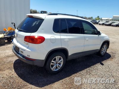 Trzecie zdjęcie samochodu z tyłu: 2015 VOLKSWAGEN TIGUAN S VIN:WVGBV7AX2FW587687 - miniatura