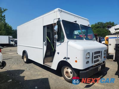 Czwarte zdjęcie samochodu z boku: 2013 FORD E450 DELIVERY TRUCK VIN:1FC4E4KL4DDB11795 - miniatura