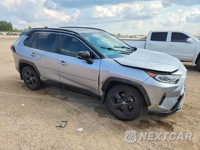 Czwarte zdjęcie samochodu z boku: 2020 TOYOTA RAV4 XSE VIN:JTMEWRFV0LD546225 - miniatura
