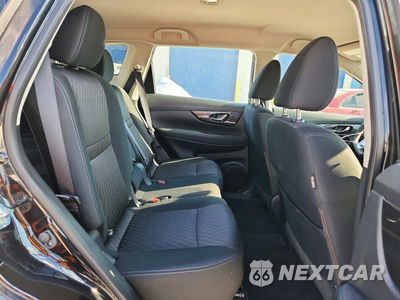 Zdjęcie 11 z 13 samochodu: 2018 NISSAN ROGUE S VIN:KNMAT2MV4JP513760 - miniatura