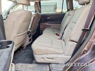 Zdjęcie 11 z 13 samochodu: 2017 HONDA PILOT TOURING VIN:5FNYF5H95HB014832 - miniatura