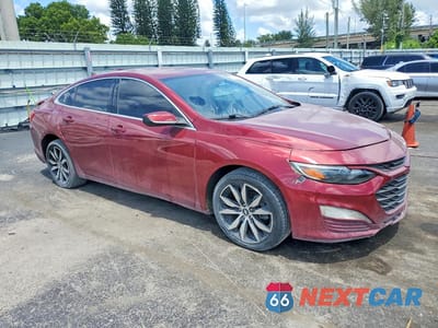 Czwarte zdjęcie samochodu z boku: 2020 CHEVROLET MALIBU RS VIN:1G1ZG5ST1LF046759 - miniatura