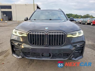 Piąte zdjęcie samochodu w środku: 2022 BMW X7 XDRIVE40I VIN:5UXCW2C08N9K23312 - miniatura
