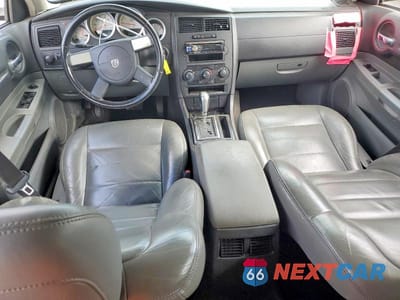 Zdjęcie 8 z 12 samochodu: 2005 DODGE MAGNUM SXT VIN:2D4FV48V55H123690 - miniatura