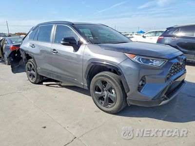 Czwarte zdjęcie samochodu z boku: 2021 TOYOTA RAV4 XSE VIN:4T3E6RFV1MU060608 - miniatura