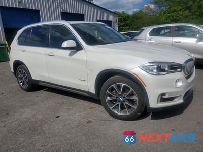 Czwarte zdjęcie samochodu z boku: 2018 BMW X5 XDRIVE35I VIN:5UXKR0C57J0Y06309 - miniatura