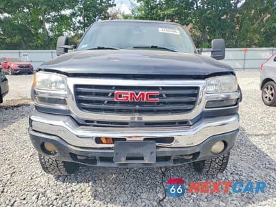 Piąte zdjęcie samochodu w środku: 2004 GMC SIERRA K2500 HEAVY DUTY VIN:1GTHK23294F213375 - miniatura