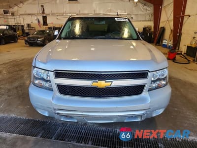 Piąte zdjęcie samochodu w środku: 2012 CHEVROLET SUBURBAN K1500 LS VIN:1GNSKHE70CR246724 - miniatura