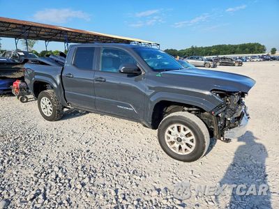 Czwarte zdjęcie samochodu z boku: 2026 TOYOTA TACOMA SR5 VIN:3TYKB5FN3TT037505 - miniatura