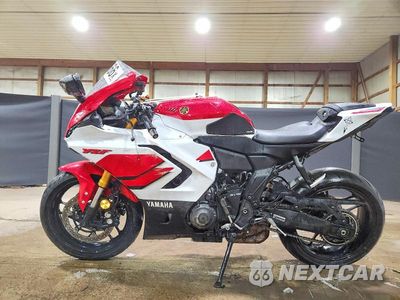 Trzecie zdjęcie samochodu z tyłu: 2026 YAMAHA YZF690 S VIN:JYARM60E5TA000970 - miniatura