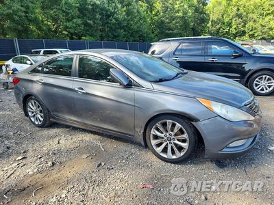 Czwarte zdjęcie samochodu z boku: 2013 HYUNDAI SONATA SE VIN:5NPEC4AC8DH715839 - miniatura