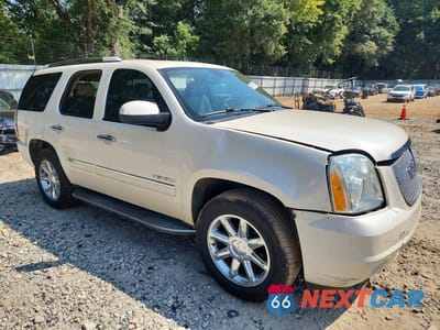 Czwarte zdjęcie samochodu z boku: 2013 GMC YUKON DENALI VIN:1GKS1EEF2DR359369 - miniatura