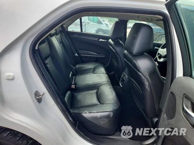 Zdjęcie 10 z 13 samochodu: 2019 CHRYSLER 300 LIMITED VIN:2C3CCAEG7KH705915 - miniatura