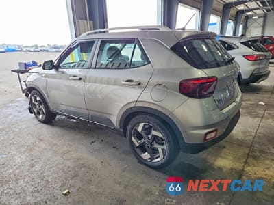 Drugie zdjęcie samochodu z przodu: 2023 HYUNDAI VENUE SEL VIN:KMHRC8A35PU271012 - miniatura