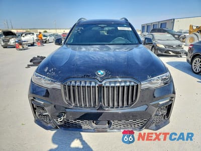 Piąte zdjęcie samochodu w środku: 2021 BMW X7 XDRIVE40I VIN:5UXCW2C01M9F60115 - miniatura