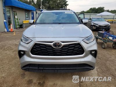 Piąte zdjęcie samochodu w środku: 2021 TOYOTA HIGHLANDER XLE VIN:5TDHZRBH0MS530147 - miniatura