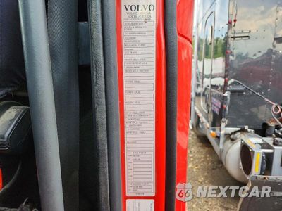 Zdjęcie 13 z 14 samochodu: 2014 VOLVO VNL SEMI TRUCK VIN:4V4NC9EH2EN165417 - miniatura