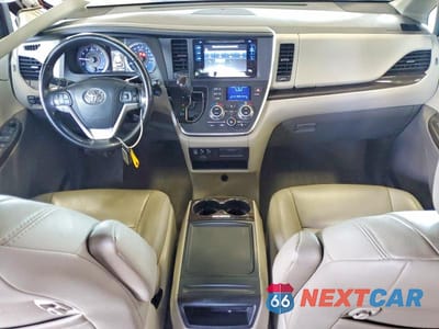 Zdjęcie 8 z 13 samochodu: 2015 TOYOTA SIENNA XLE 8-PASSENGER VIN:5TDYK3DC5FS654954 - miniatura