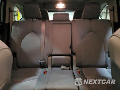Zdjęcie 10 z 14 samochodu: 2021 TOYOTA HIGHLANDER LE VIN:5TDBZRBH4MS150766 - miniatura