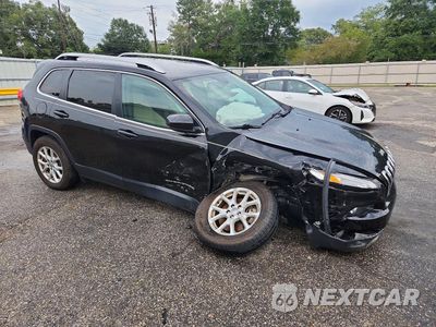 Czwarte zdjęcie samochodu z boku: 2017 JEEP CHEROKEE LATITUDE VIN:1C4PJMCBXHW621853 - miniatura