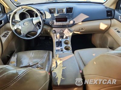 Zdjęcie 8 z 13 samochodu: 2012 TOYOTA HIGHLANDER SE VIN:5TDBK3EH4CS141089 - miniatura