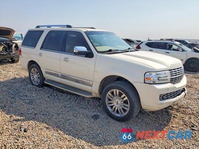 Czwarte zdjęcie samochodu z boku: 2007 LINCOLN NAVIGATOR VIN:5LMFU27597LJ12695 - miniatura