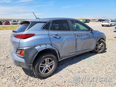 Trzecie zdjęcie samochodu z tyłu: 2018 HYUNDAI KONA SE VIN:KM8K1CAA4JU182693 - miniatura