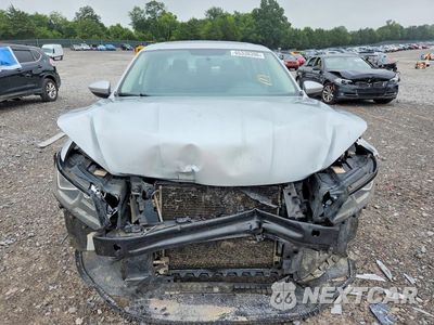 Piąte zdjęcie samochodu w środku: 2016 VOLKSWAGEN PASSAT SE VIN:1VWBT7A39GC031030 - miniatura