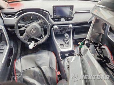 Zdjęcie 8 z 13 samochodu: 2019 TOYOTA RAV4 XLE VIN:JTMP1RFV0KD031733 - miniatura